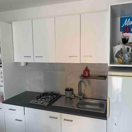 Le Depot Appartement Du Port A Champvert Exteriér fotografie