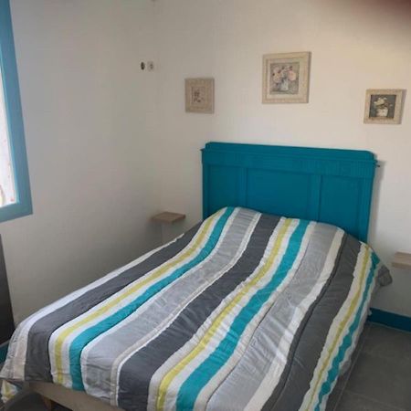 Le Depot Appartement Du Port A Champvert Exteriér fotografie