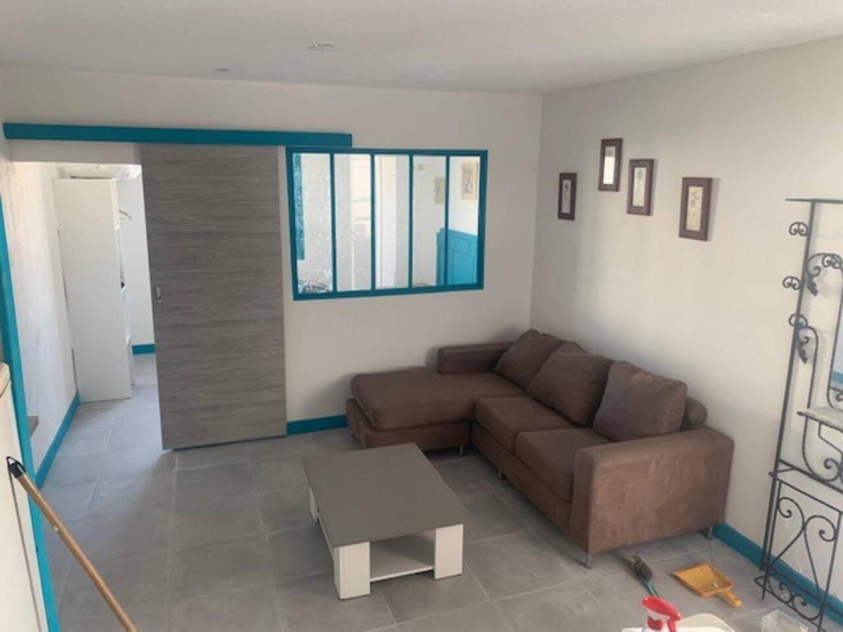 Le Depot Appartement Du Port A Champvert Exteriér fotografie